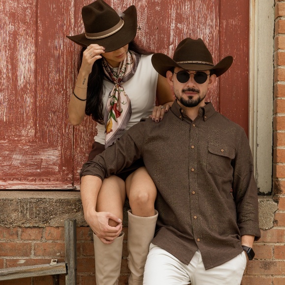 Meet your Posher, Othoniel - Picture 1 of 3